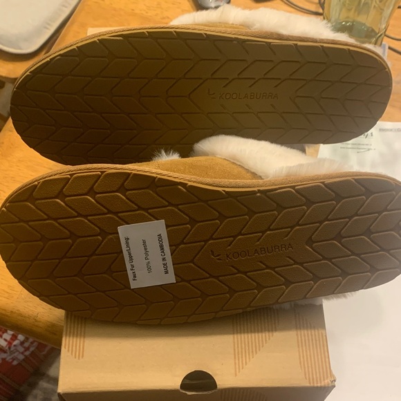 Koolaburra by UGG Fur Lined Slippers - Picture 5 of 5